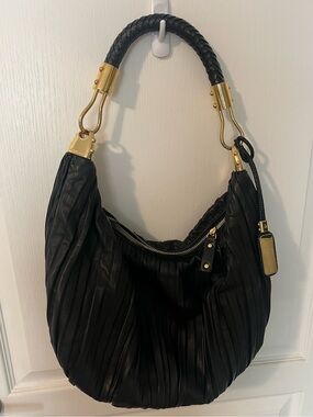 Rare! Michael Kors Skorpios Leather Pleated Hobo ✨
